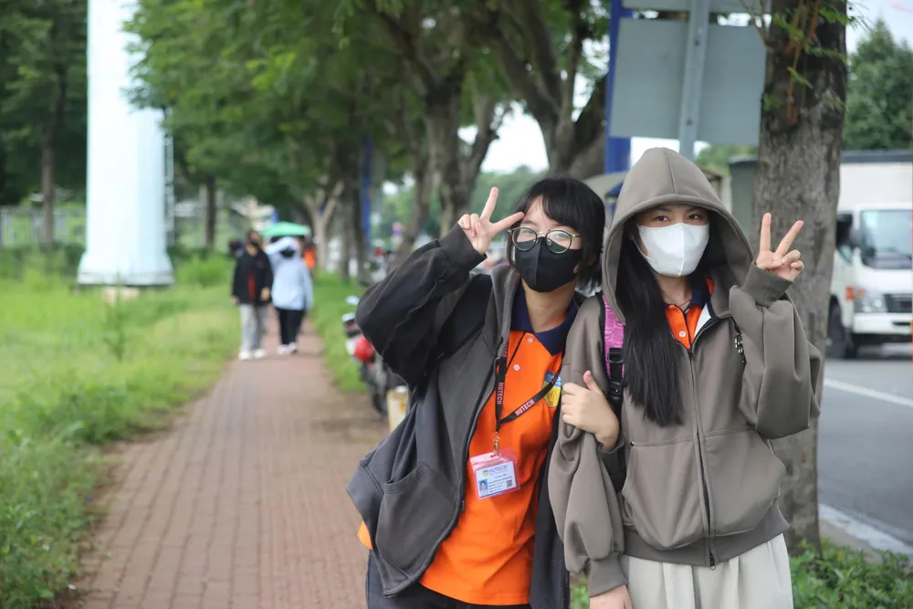 qua-duong-sai-noi-quy-dinh-moi-nguy-truoc-cong-truong-dai-hoc (5).jpg