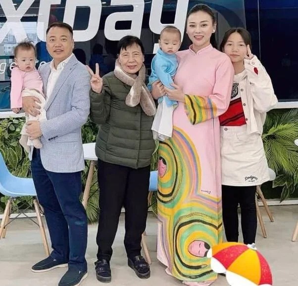 Phương Oanh tổ chức sinh nhật ấm áp tình thân cho Shark Bình, thái độ của 2 con riêng nói lên tất cả- Ảnh 7.