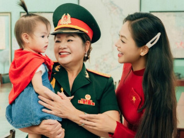 Mẹ ruột Thu Quỳnh háo hức đón lễ 2/9 với cháu ngoại đáng yêu, là Thượng tá nổi danh thiên nga của sân khấu kịch