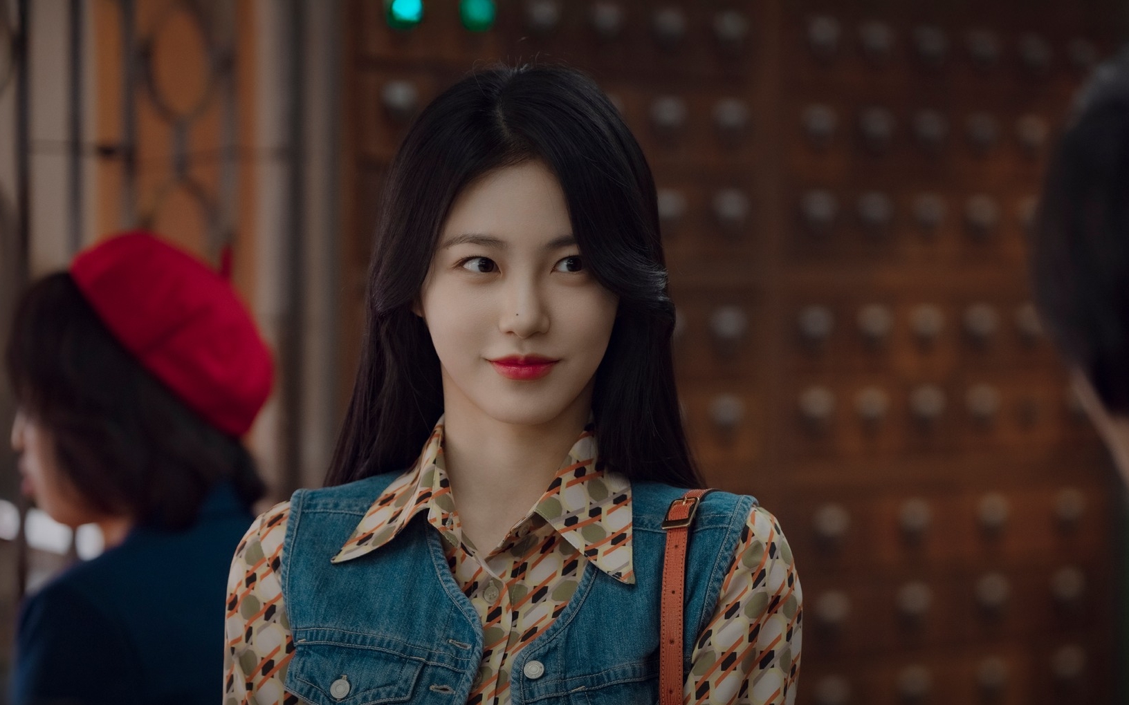 Quá bất công khi mỹ nhân này đóng toàn siêu phẩm mà mãi chưa nổi: 360 độ đẹp hoàn hảo, 2 phim mới nhất định phải xem - Ảnh 4.