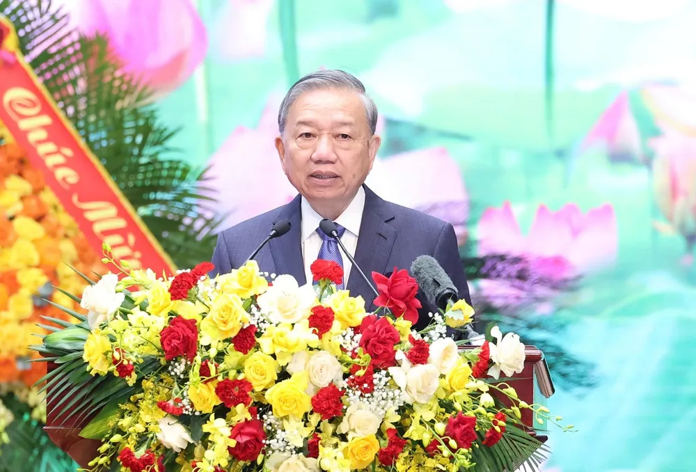 Tổng Bí thư Tô Lâm phát biểu chỉ đạo Đại hội. tong-bi-thu-thi-dua-o-day-khong-phai-la-chay-theo-thanh-tich--3.jpg