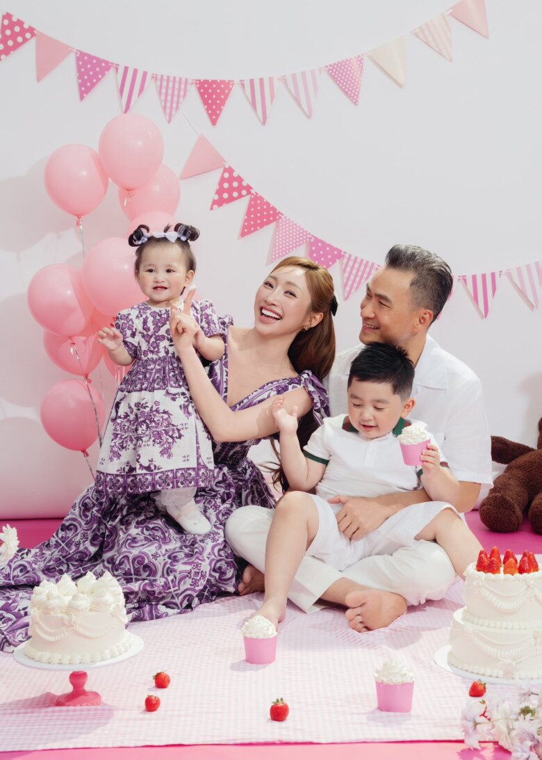 Sao Việt 24h: Lê Phương hiếm hoi mặc hở bạo, tự tin diện bra ren khoe trọn vóc dáng amp;#34;vạn người mêamp;#34; sau khi giảm hơn 30kg - 9