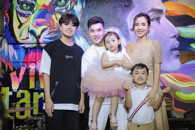 Sao Việt 24h: Lê Phương hiếm hoi mặc hở bạo, tự tin diện bra ren khoe trọn vóc dáng amp;#34;vạn người mêamp;#34; sau khi giảm hơn 30kg - 11