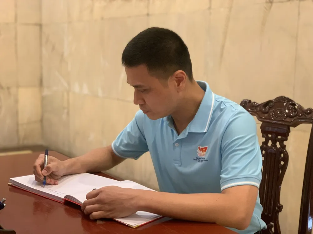 doan-dai-bieu-tri-thuc-tphcm-ve-nguon (10).jpg