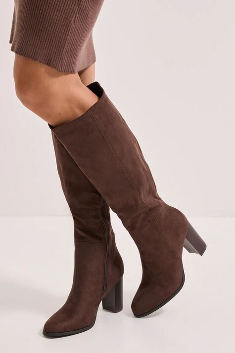 Vương phi Kate bỗng "đi guốc trong bụng" phái đẹp, hóa ra đôi boots nâu này lại có sức mạnh thần kỳ đến vậy?- Ảnh 5.