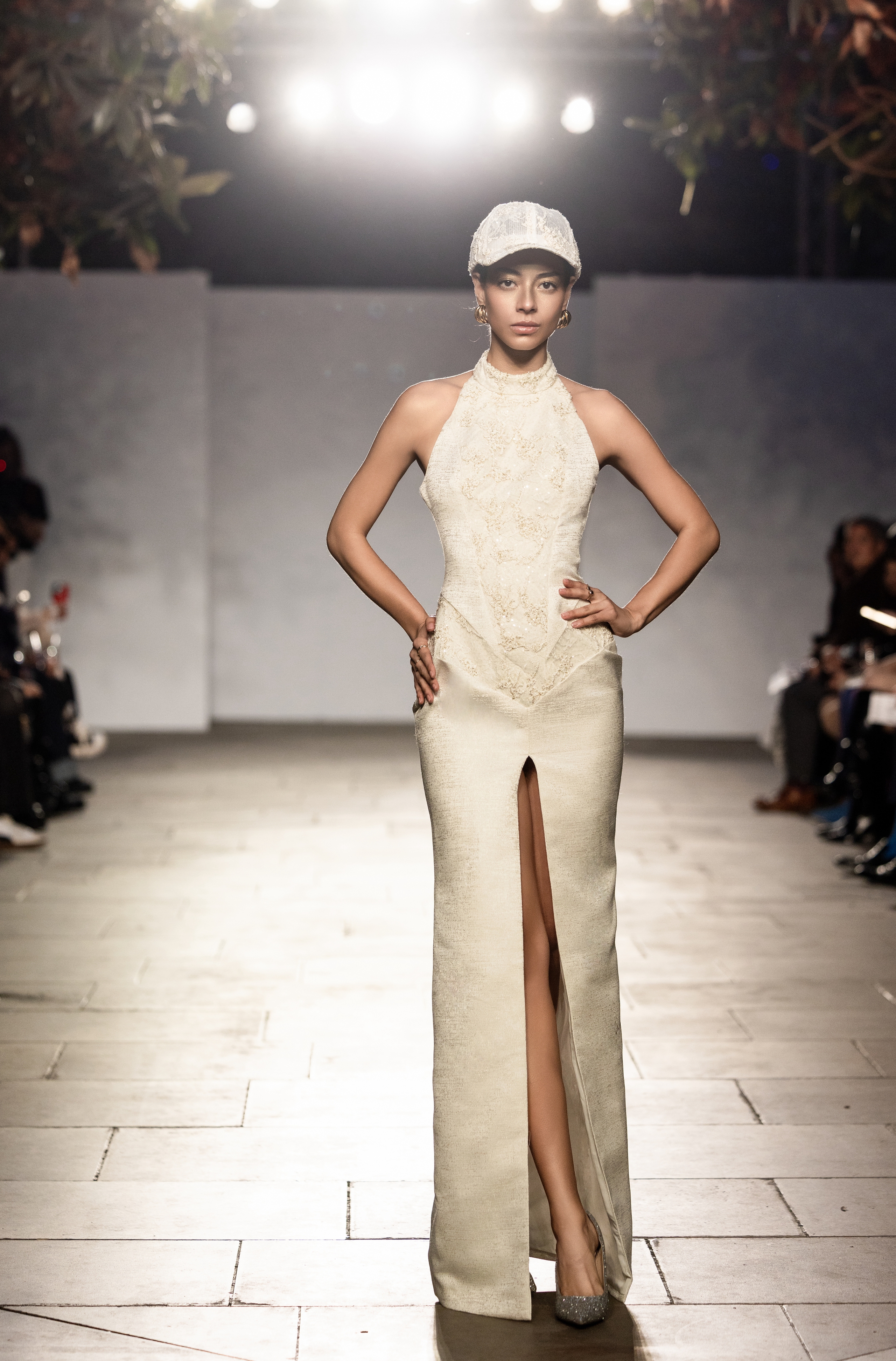 1758774136 844 NTK Viet lan dau chinh chien tai London Fashion Week