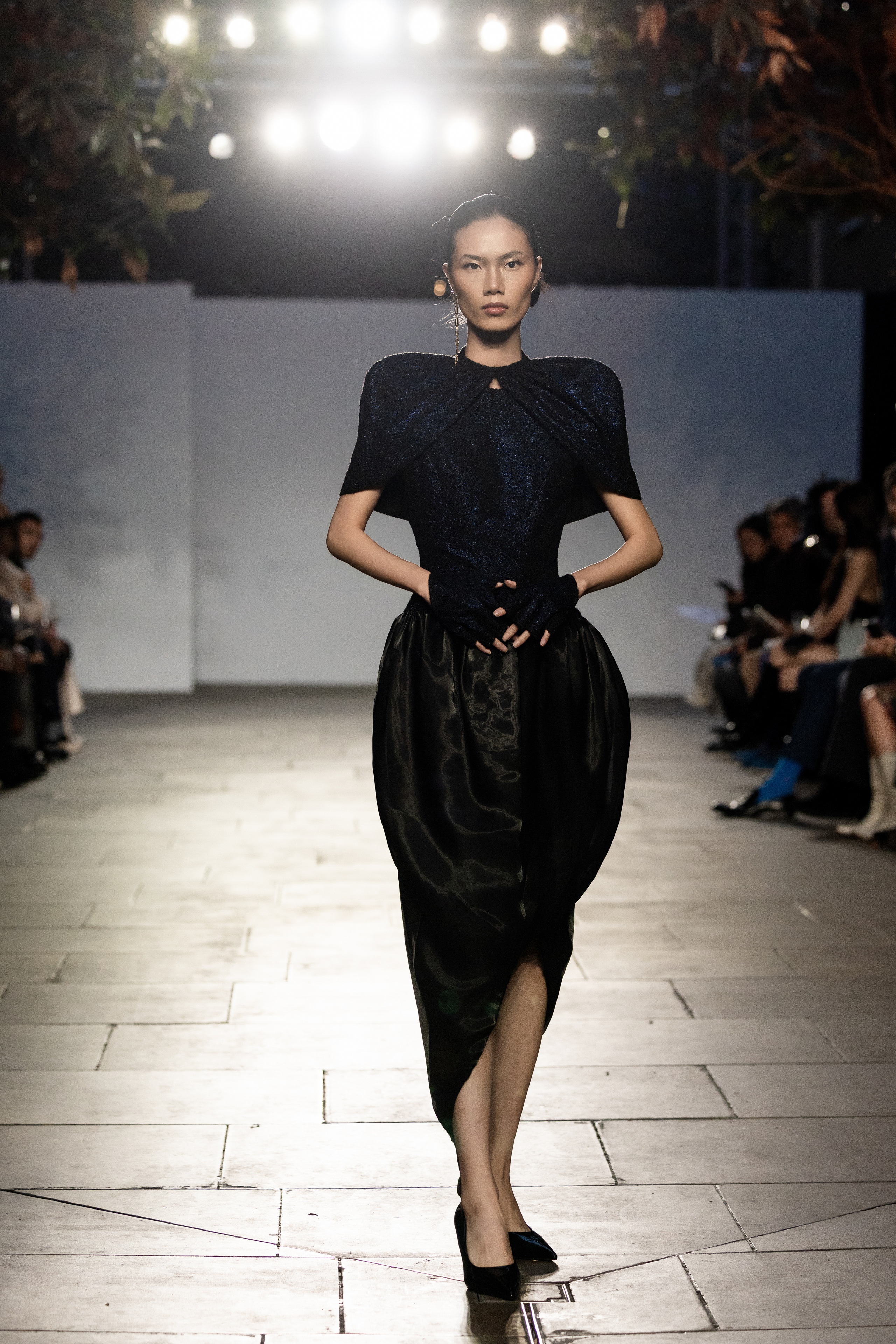 1758774138 198 NTK Viet lan dau chinh chien tai London Fashion Week