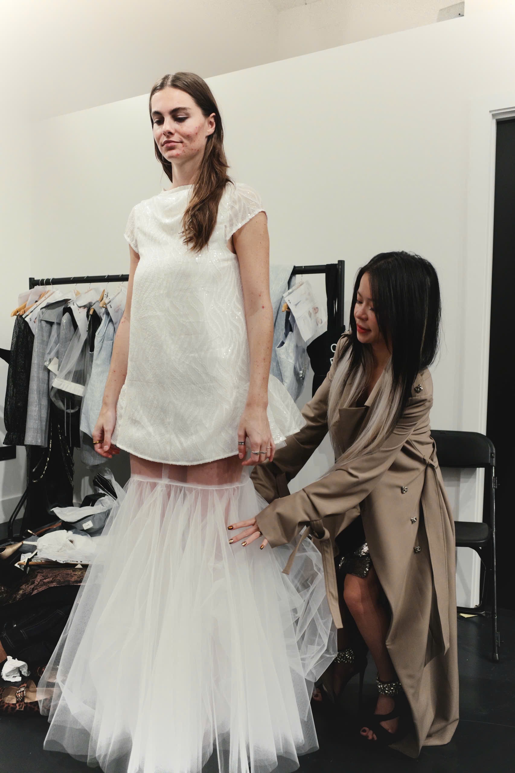 1758774142 196 NTK Viet lan dau chinh chien tai London Fashion Week