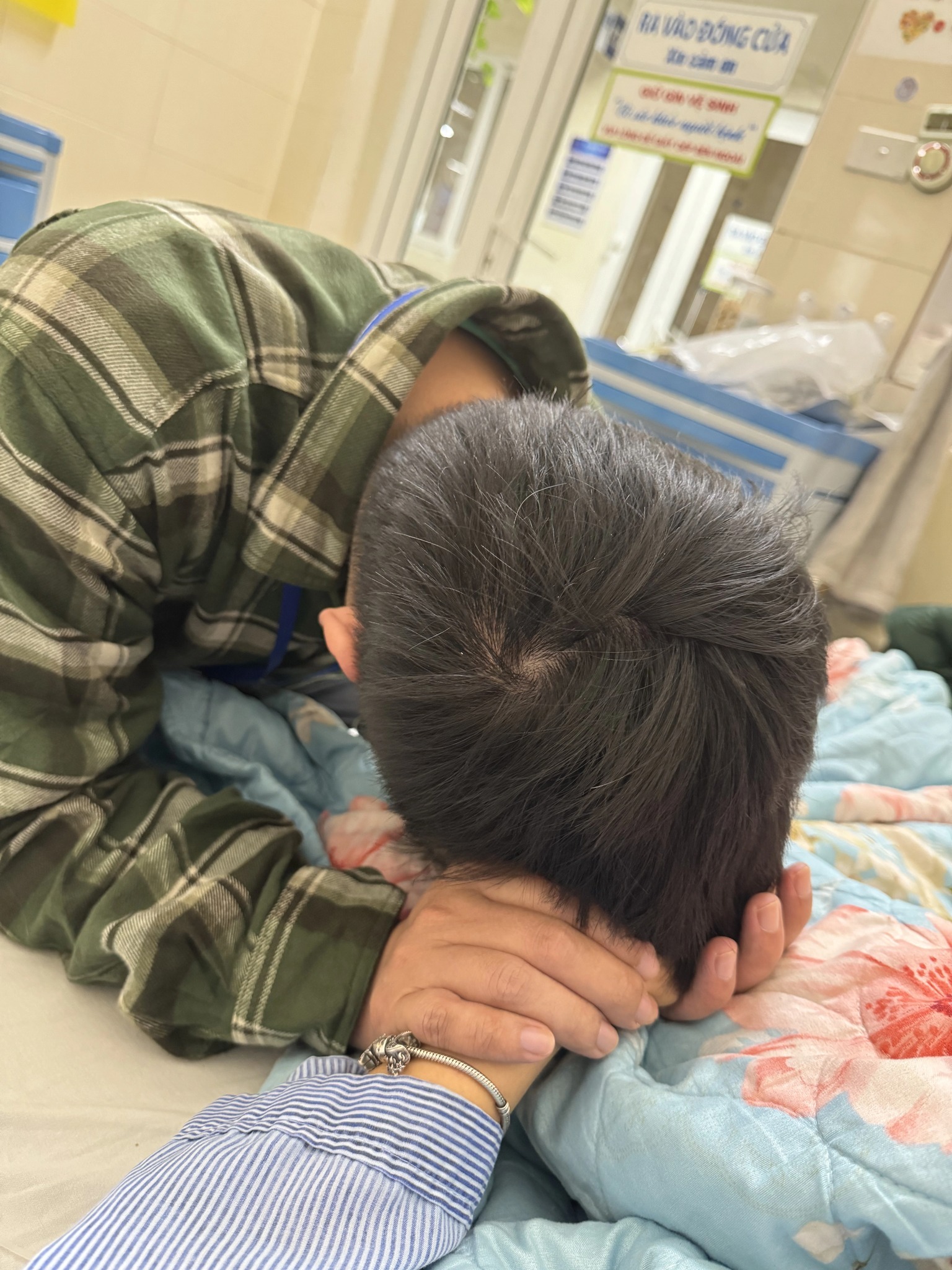 Streamer Nắng yêu kiều khi thử váy cưới, dân tình xuýt xoa: "Thắng đời 10-0 vì cưới đúng người!"- Ảnh 3.