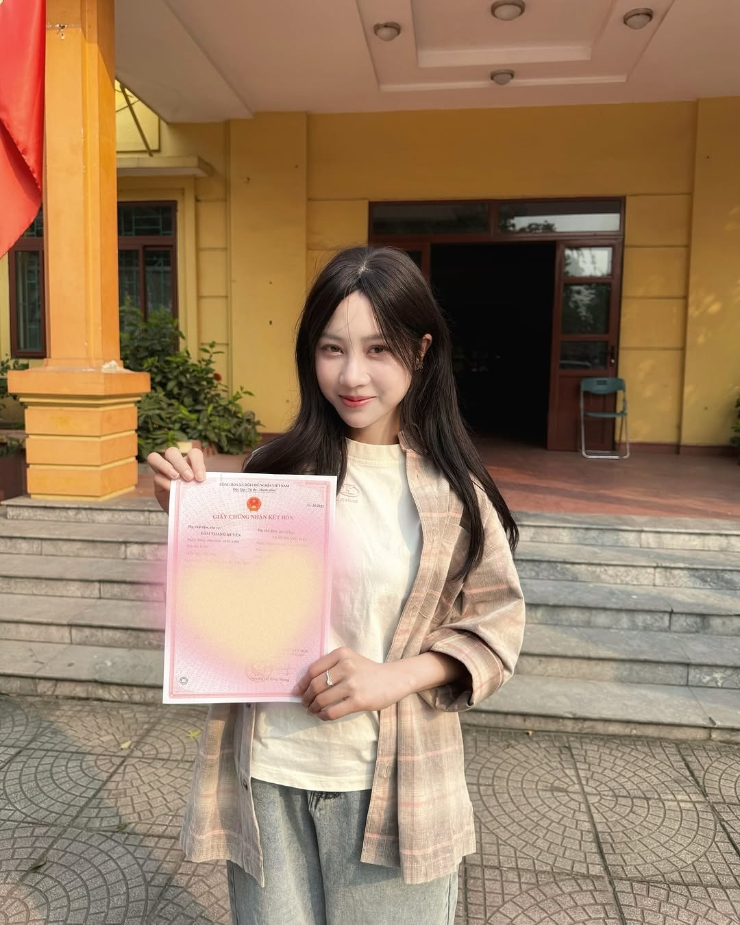 Streamer Nắng yêu kiều khi thử váy cưới, dân tình xuýt xoa: "Thắng đời 10-0 vì cưới đúng người!"- Ảnh 5.