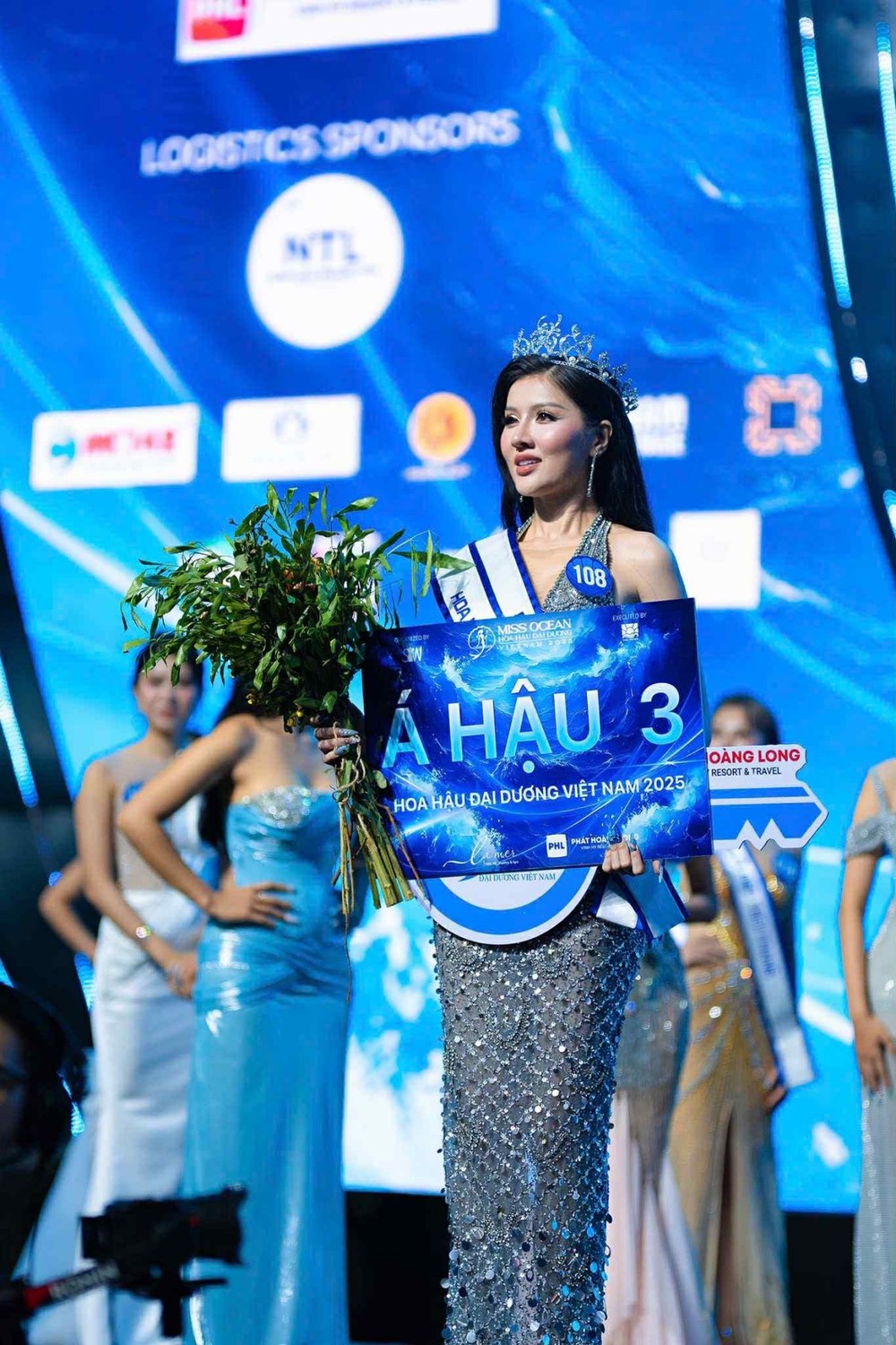 1758780851 33 Diem Chau Tu co gai rut re den danh hieu