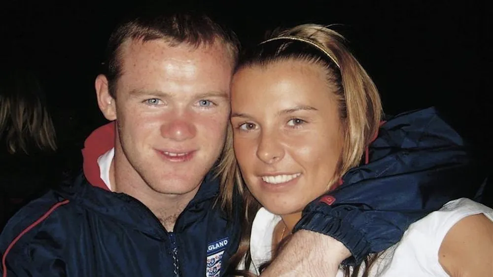 Cựu danh thủ Wayne Rooney thời còn khoác áo đội tuyển Anh và vợ. Ảnh: GRAZIA Cựu danh thủ Wayne Rooney