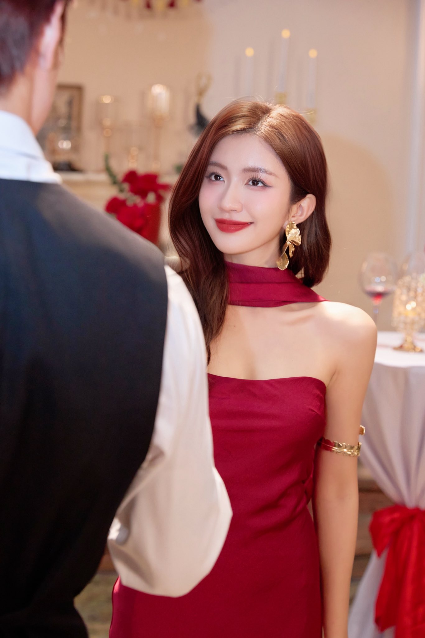 Đã con mắt trước visual của tiểu thư tài phiệt đẹp ná thở, nhìn tủ đồ thôi mà chị em phát hờn lên được- Ảnh 4.