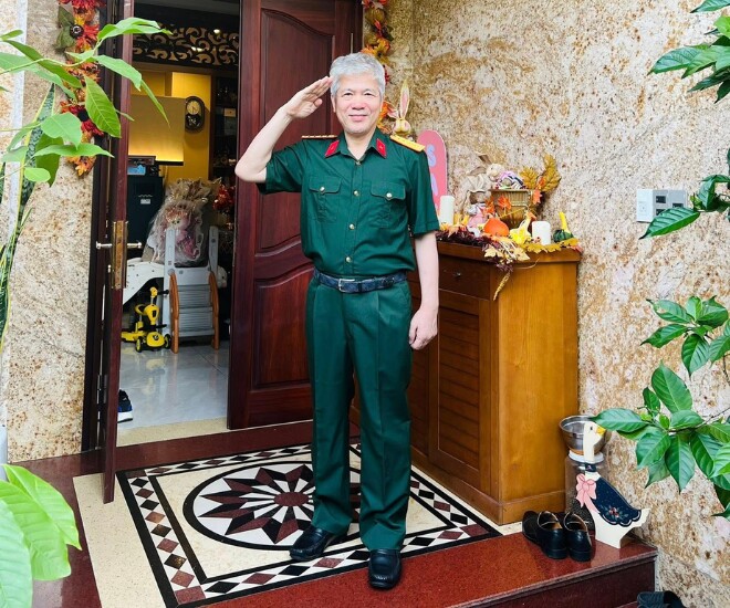 Hình ảnh lạ mắt của ông xã diva nhận về nhiều bình luận khen ngợi.