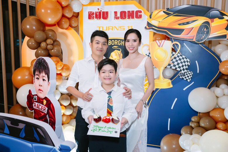 Mẹ chồng cũ của Nhật Kim Anh gửi quà quê từ Cần Thơ lên, bé Julia là cháu nội cưng dù không cùng huyết thống 9 Bella Mai yêu thương con riêng của bạn trai.