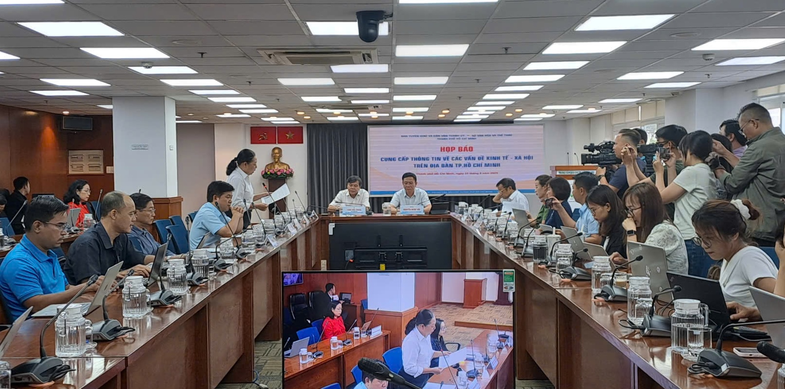 Công an TP.HCM thông tin về nhóm Ngũ Hổ Tướng nghi quảng cáo cờ bạc, cá độ- Ảnh 2. Công an TP.HCM thông tin về nhóm Ngũ Hổ Tướng nghi quảng cáo cờ bạc, cá độ- Ảnh 2.