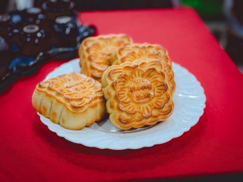 Đến hẹn lại lên, người dân Thủ đô xếp hàng cả tiếng để mua bánh Trung thu: Điểm danh 6 tiệm bánh "hot" nhất năm 2025 3 Đến hẹn lại lên, người dân Thủ đô xếp hàng cả tiếng để mua bánh Trung thu: Điểm danh 6 tiệm bánh amp;#34;hotamp;#34; nhất năm 2025 - 3