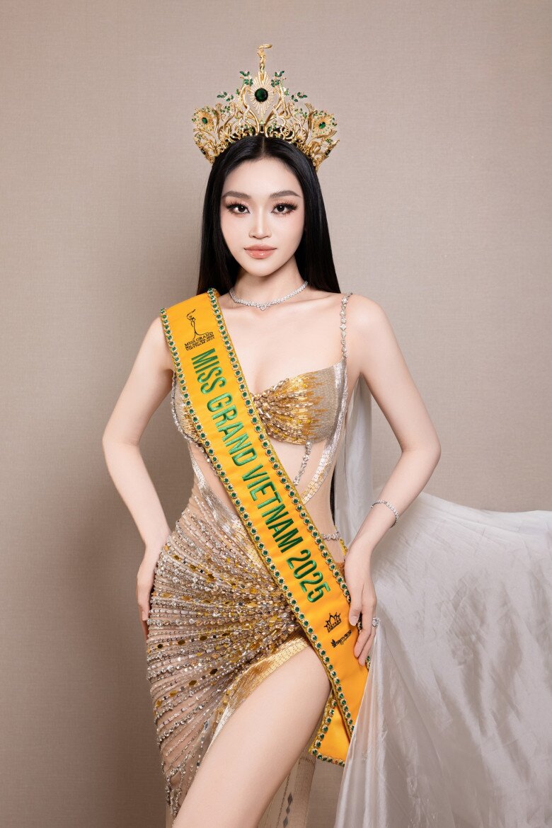 Sau màn out top đáng tiếc của Hoa hậu Quế Anh tại Miss Grand International 2024, người hâm mộ đặt nhiều kỳ vọng dành cho Hoa hậu Yến Nhi. Với sắc vóc, trí tuệ và kinh nghiệm tích lũy, mỹ nhân sinh năm 2004 được tin tưởng sẽ giúp nhan sắc Việt trở lại bảng xếp hạng, thậm chí có thể tiến xa hơn ở đấu trường quốc tế.