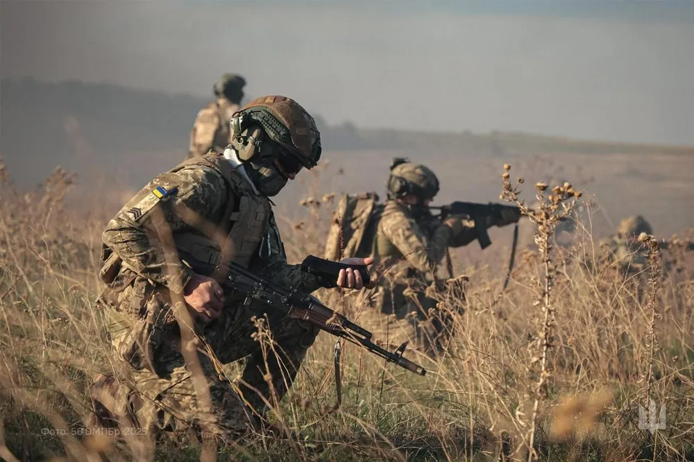 Lữ đoàn cơ giới số 56 của Ukraine trên chiến trường. Ảnh: X 2.jpg