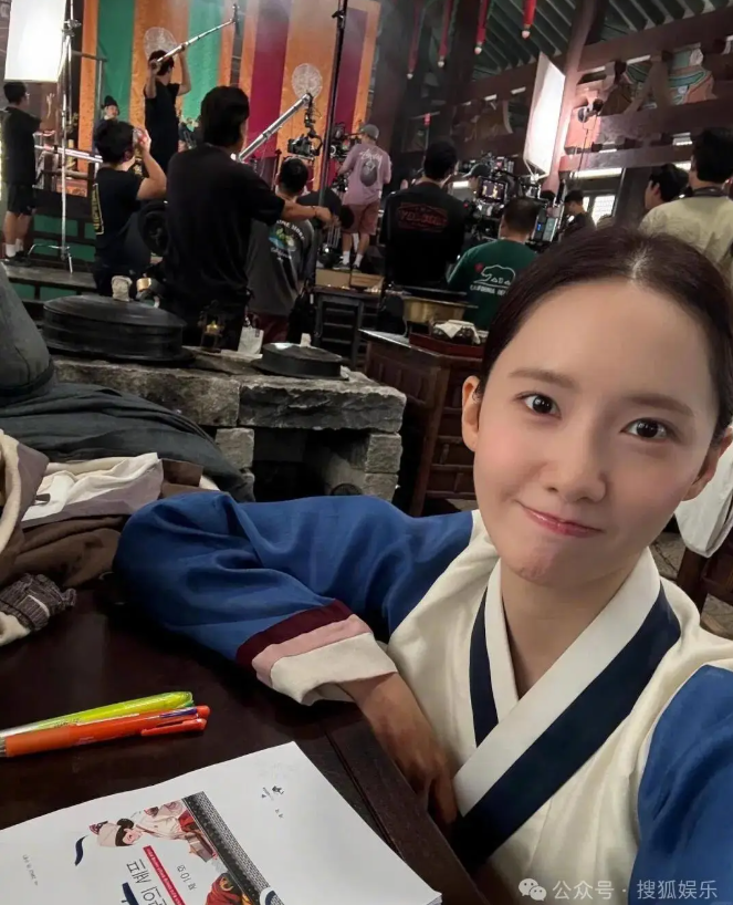 Đến lượt Yoona (SNSD) bị tố “thượng đẳng” hơn Jeon Ji Hyun, khán giả tẩy chay cực gắt- Ảnh 4. Đến lượt Yoona (SNSD) bị tố “thượng đẳng” hơn Jeon Ji Hyun, khán giả tẩy chay cực gắt- Ảnh 4.