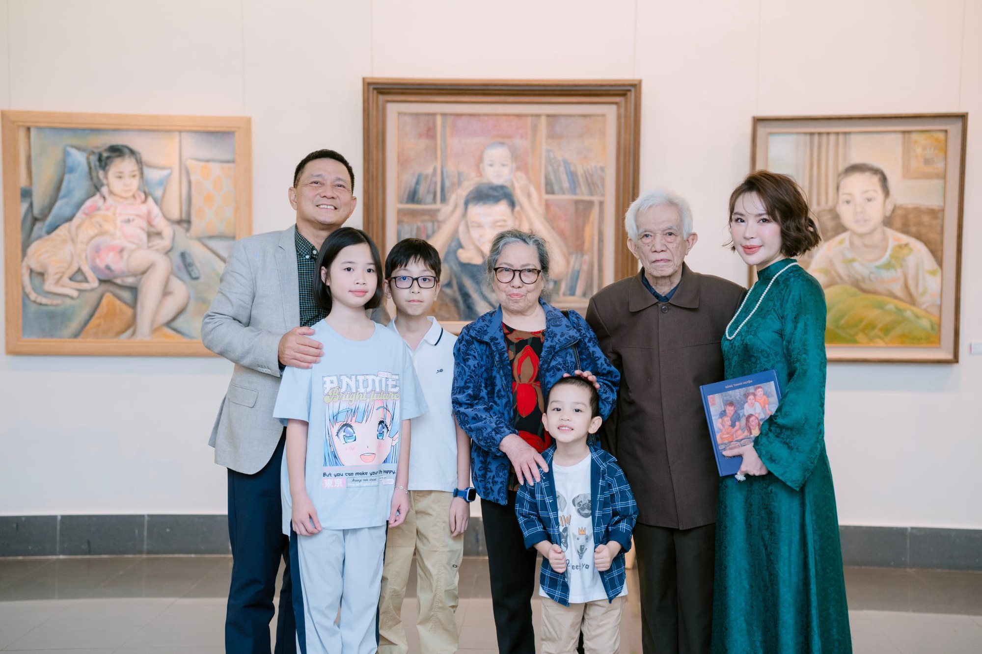 “Nơi thời gian chậm lại”: Thế giới nội tâm tình cảm, đầy màu sắc của họa sĩ Đặng Thanh Huyền- Ảnh 4. “Nơi thời gian chậm lại”: Thế giới nội tâm tình cảm, đầy màu sắc của họa sĩ Đặng Thanh Huyền- Ảnh 4.