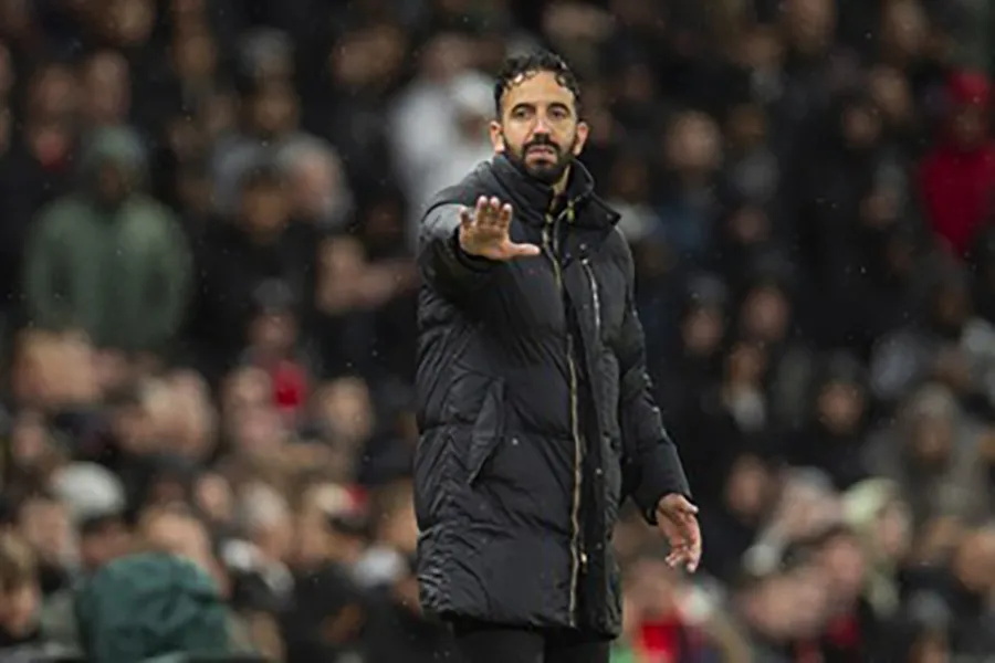 Chiếc ghế HLV trưởng MU của Amorim chưa bao giờ yên ổn. ẢNH: EPA mu-tim-ra-ung-cu-vien-moi-thay-the-hlv-amorim.jpg