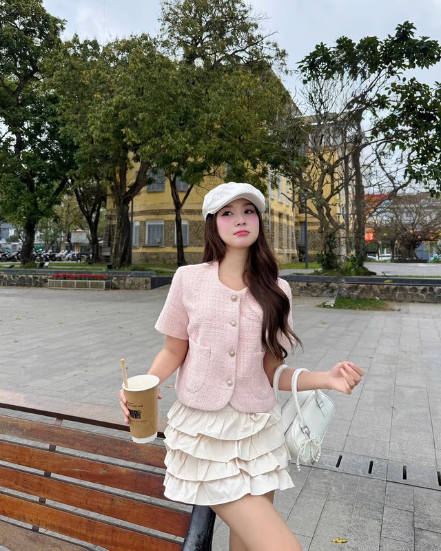 Tự tin ‘thăng hạng’ phong cách với những bản phối cùng áo dạ tweed- Ảnh 7. Tự tin ‘thăng hạng’ phong cách với những bản phối cùng áo dạ tweed- Ảnh 7.