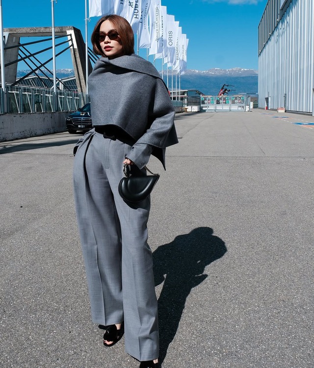 Nâng tầm trang phục khi biết cách sơ vin khéo léo- Ảnh 8. Nâng tầm trang phục khi biết cách sơ vin khéo léo- Ảnh 8.