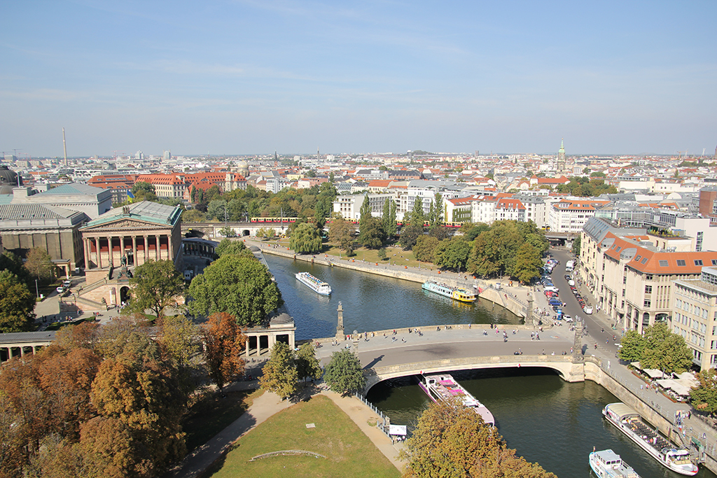 Mở rộng quảng trường bằng chiều sâu văn hóa 3 Mở rộng quảng trường bằng chiều sâu văn hóa - Ảnh 3.