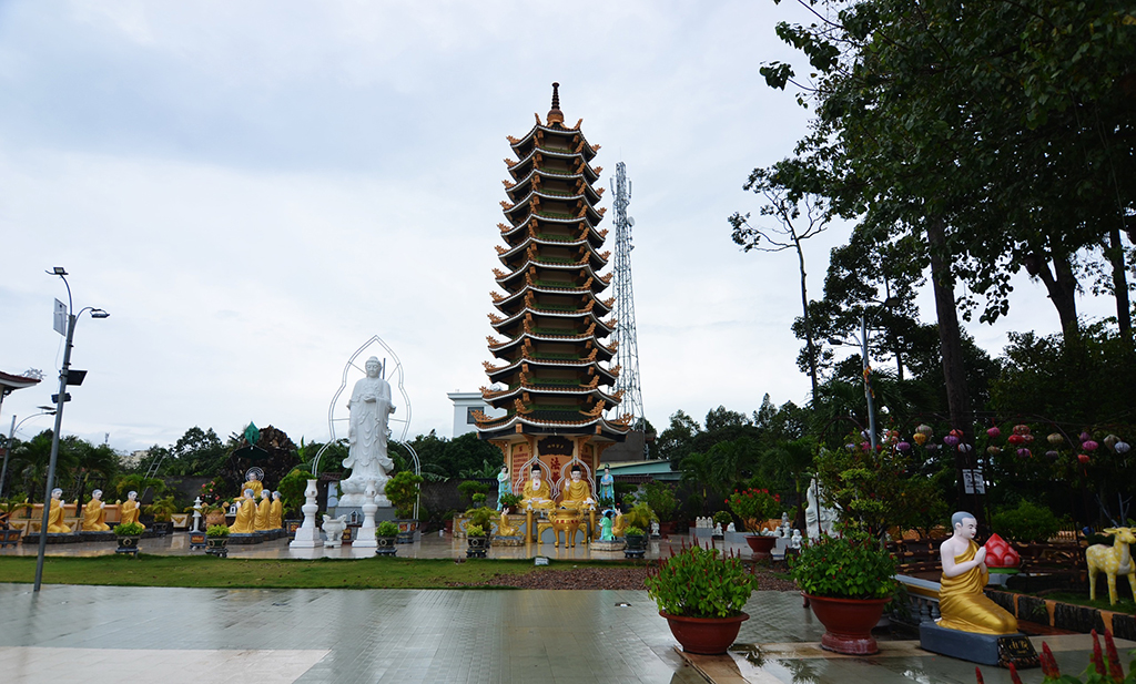 Hà Tiên thập cảnh: Di tích thành xưa ở chùa Tam Bảo- Ảnh 3.