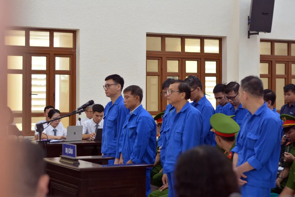 Các bị cáo tại phiên tòa. tap-doan-tuan-an (1).jpg
