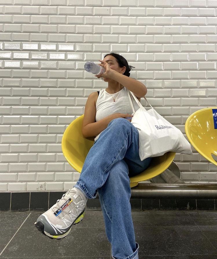 Salomon - Đôi sneakers “thô kệch” trở thành đồng phục của hội IT girl toàn cầu- Ảnh 22. Salomon - Đôi sneakers “thô kệch” trở thành đồng phục của hội IT girl toàn cầu- Ảnh 22.