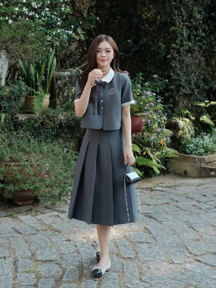 3 kiểu váy mùa thu lợi dáng, nàng U40 trông sẽ gọn và sang ngay- Ảnh 1. 3 kiểu váy mùa thu lợi dáng, nàng U40 trông sẽ gọn và sang ngay- Ảnh 1.