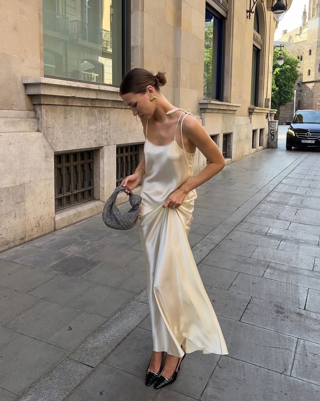 3 kiểu váy mùa thu lợi dáng, nàng U40 trông sẽ gọn và sang ngay- Ảnh 6. 3 kiểu váy mùa thu lợi dáng, nàng U40 trông sẽ gọn và sang ngay- Ảnh 6.