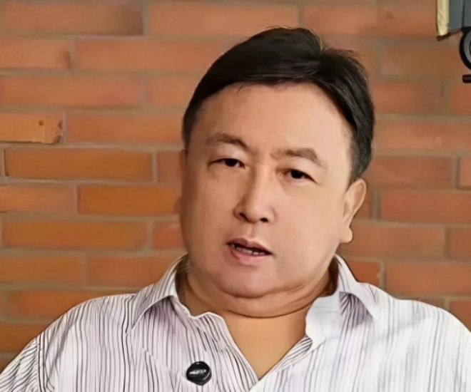 Đạo diễn Vương Tinh thấy được tiềm năng của Long Phương và quyết định lựa chọn chàng trai năm đó cho dự án mới.