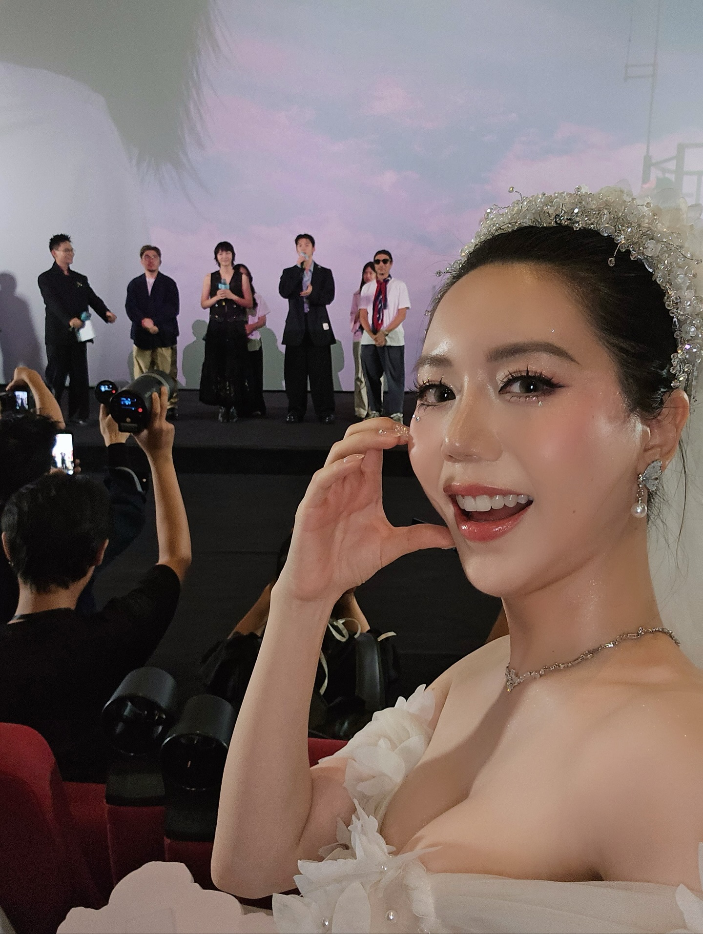 Báo Trung nói gì về “bà xã Việt Nam” của Hứa Quang Hán mà fan trong nước ghen đỏ mắt? - Ảnh 7. Báo Trung nói gì về “bà xã Việt Nam” của Hứa Quang Hán mà fan trong nước ghen đỏ mắt? - Ảnh 7.