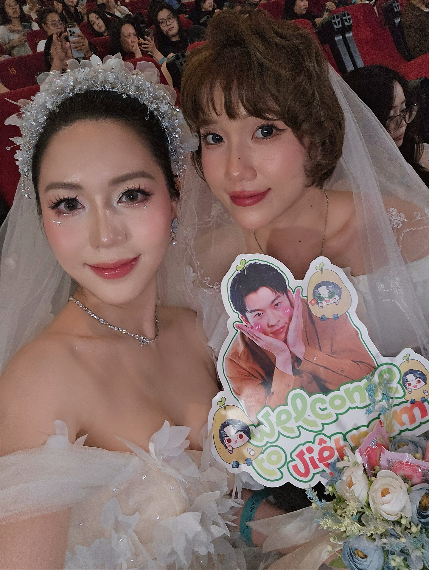 Báo Trung nói gì về “bà xã Việt Nam” của Hứa Quang Hán mà fan trong nước ghen đỏ mắt? - Ảnh 8. Báo Trung nói gì về “bà xã Việt Nam” của Hứa Quang Hán mà fan trong nước ghen đỏ mắt? - Ảnh 8.