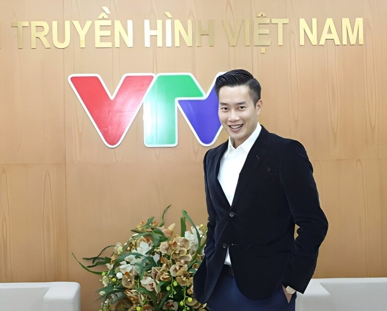 Hoa Thanh Tùng là một trong những MC kỳ cựu của VTV.