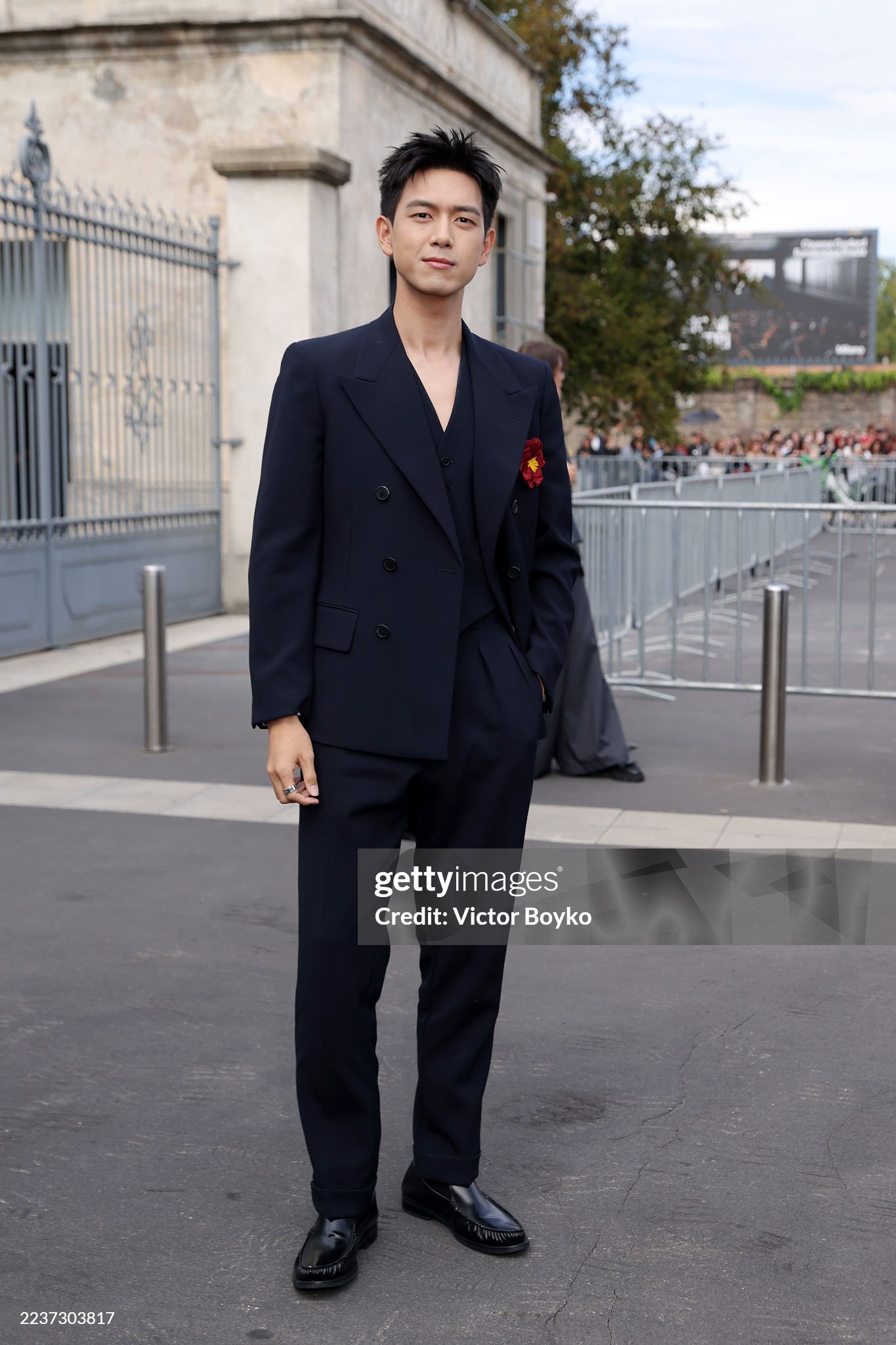 Show Prada hiu hắt đến tội, dàn Đại sứ đồng loạt mất tích vì đâu?- Ảnh 6.