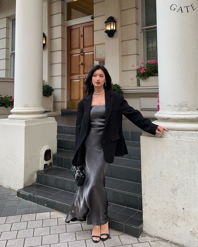 Áo blazer, 'chìa khóa vàng' cho vẻ ngoài thanh lịch 2 Áo blazer, 'chiếc chìa khóa vàng' cho vẻ ngoài thanh lịch - Ảnh 2.