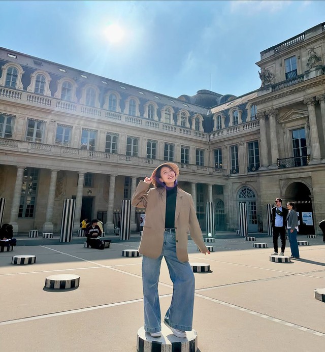 Áo blazer, 'chìa khóa vàng' cho vẻ ngoài thanh lịch 4 Áo blazer, 'chiếc chìa khóa vàng' cho vẻ ngoài thanh lịch - Ảnh 4.