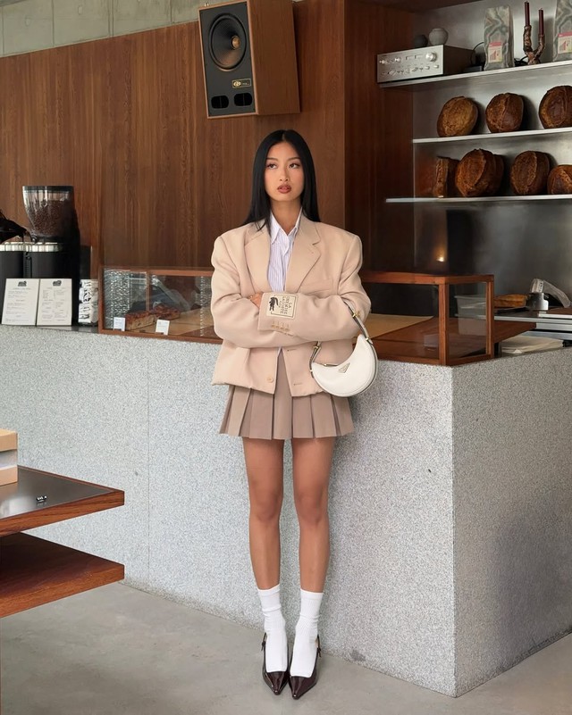 Áo blazer, 'chìa khóa vàng' cho vẻ ngoài thanh lịch 8 Áo blazer, 'chiếc chìa khóa vàng' cho vẻ ngoài thanh lịch - Ảnh 8.