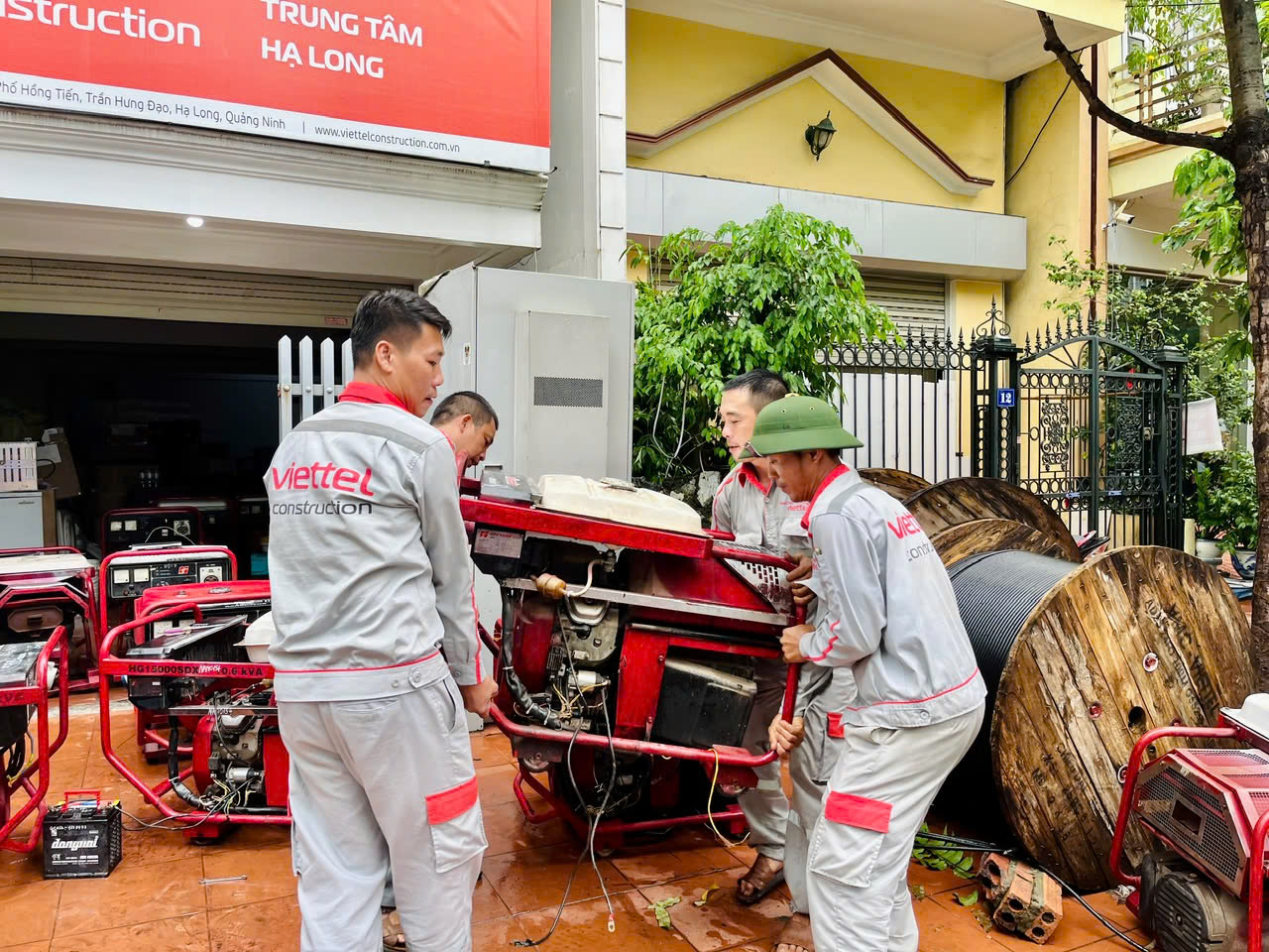 Viettel đảm bảo duy trì mạng lưới trong và sau bão Ragasa - Ảnh 2. Viettel đảm bảo duy trì mạng lưới trong và sau bão Ragasa - Ảnh 2.