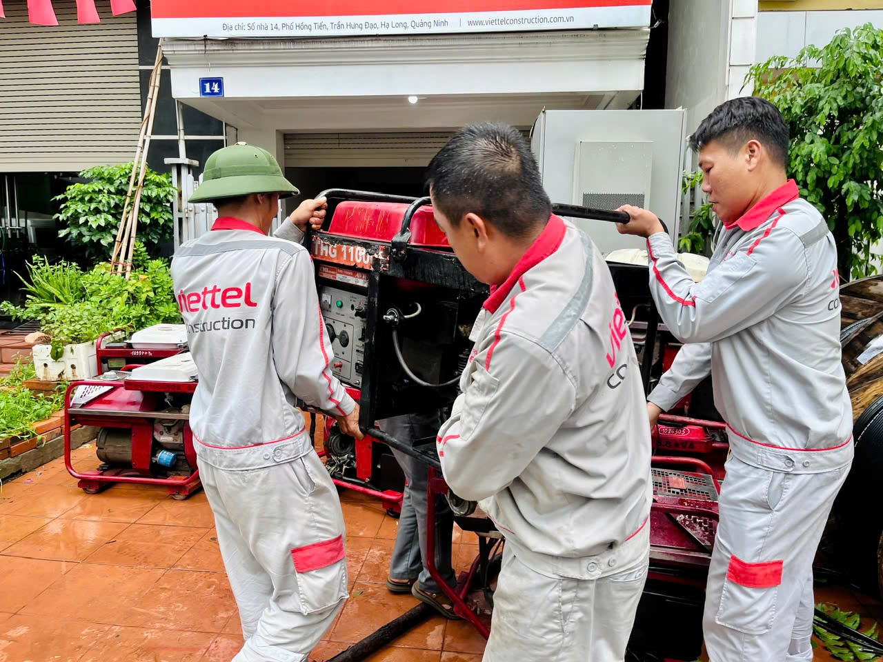 Viettel đảm bảo duy trì mạng lưới trong và sau bão Ragasa - Ảnh 3. Viettel đảm bảo duy trì mạng lưới trong và sau bão Ragasa - Ảnh 3.