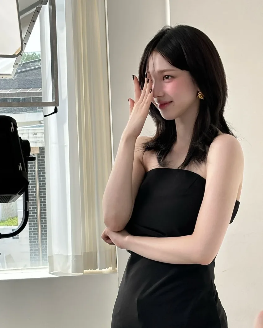 10 kiểu tóc hot nhất mùa Thu Đông 2025 dễ chăm lại khiến tóc trông dày, tôn ngũ quan hài hòa, nhìn là muốn cắt ngay 7 10 kiểu tóc hot nhất mùa Thu Đông 2025 dễ chăm lại khiến tóc trông dày, tôn ngũ quan hài hòa, nhìn là muốn cắt ngay - 7