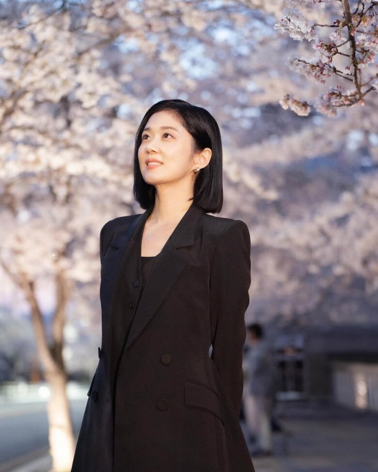 10 kiểu tóc hot nhất mùa Thu Đông 2025 dễ chăm lại khiến tóc trông dày, tôn ngũ quan hài hòa, nhìn là muốn cắt ngay 9 10 kiểu tóc hot nhất mùa Thu Đông 2025 dễ chăm lại khiến tóc trông dày, tôn ngũ quan hài hòa, nhìn là muốn cắt ngay - 9