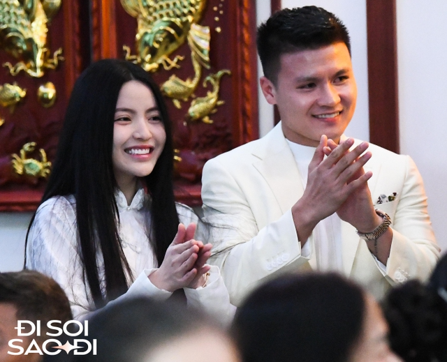 Mái tóc rũ rượi chấm đất của Chu Thanh Huyền kích hoạt những cái 