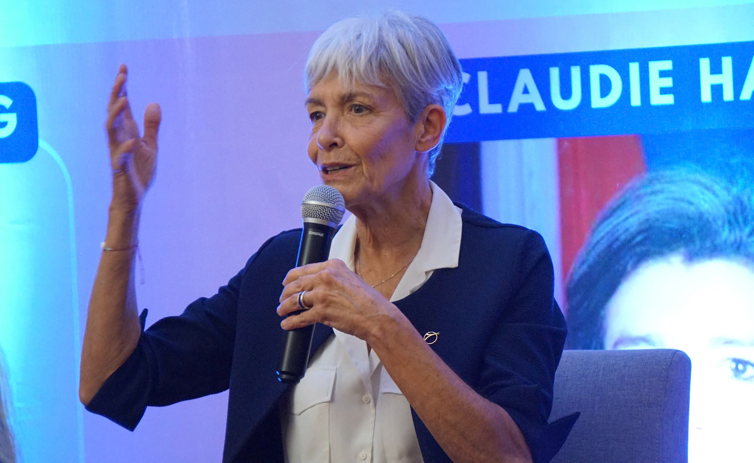 Nữ phi hành gia đầu tiên của Pháp Claudie Haigneré: Đi kèm với tự hào là trách nhiệm - Ảnh 2.