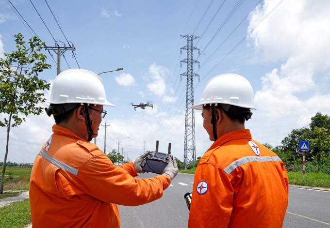 Đơn vị ứng dụng khoa học công nghệ vào công tác quản lý, vận hành lưới điện. Ảnh: EVNSPC