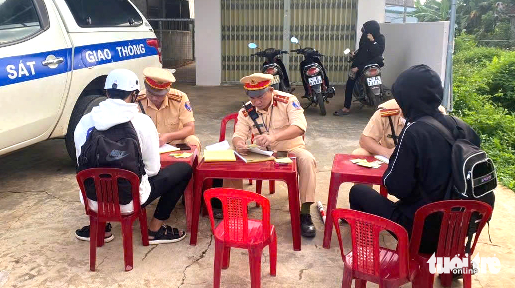 Lo ngại trước tình trạng tai nạn giao thông trong học sinh cao- Ảnh 2. Liên tiếp học sinh gặp tai nạn giao thông ở Đắk Lắk, 39 em tử vong trong 9 tháng - Ảnh 2.